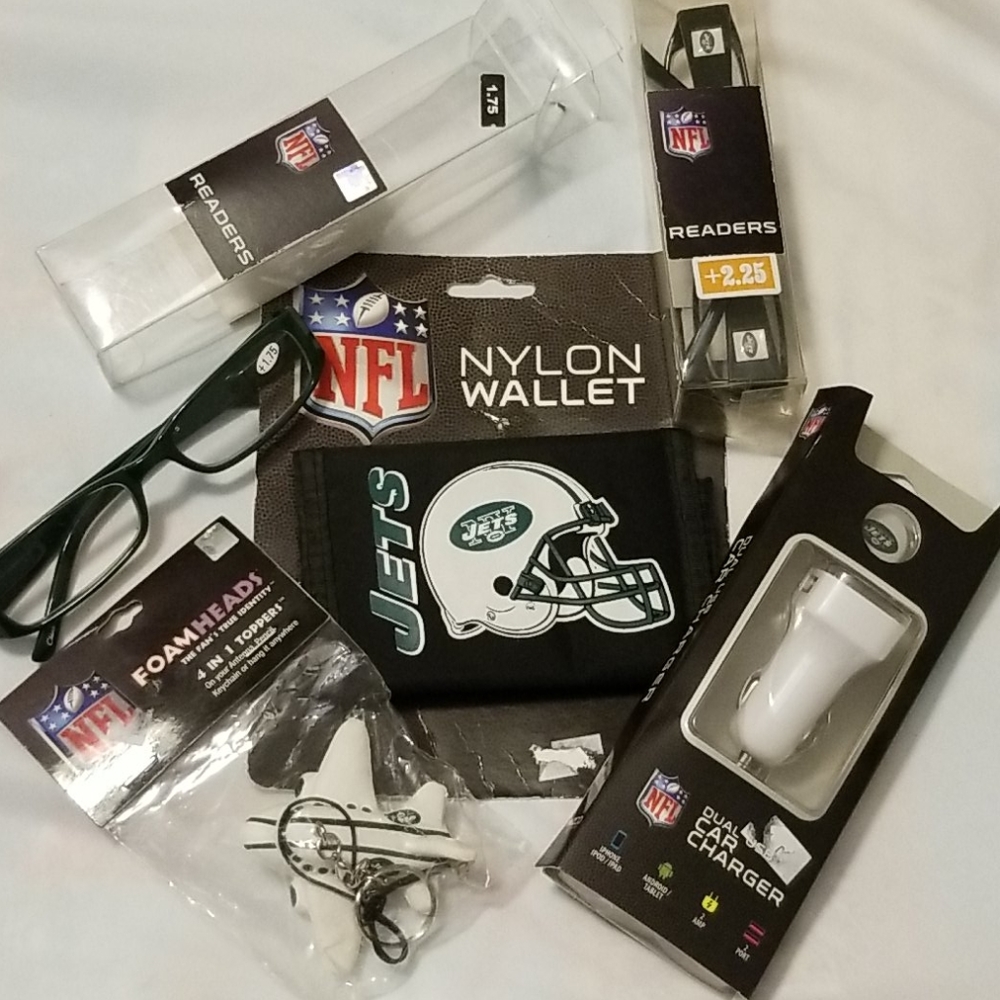 NY Jets earrings car charger readers wallet
